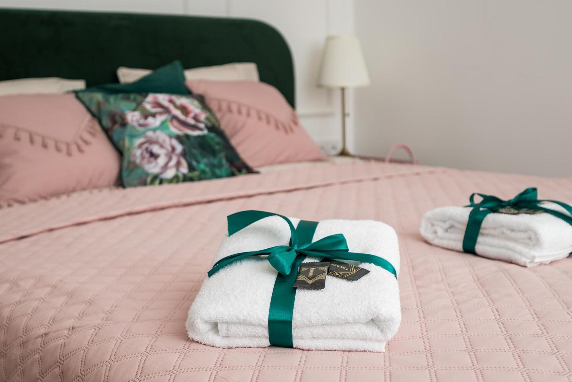 Lovely Downtown Studio At Most Lively Hoza Street, Discover Warsaw On Foot Eksteriør billede