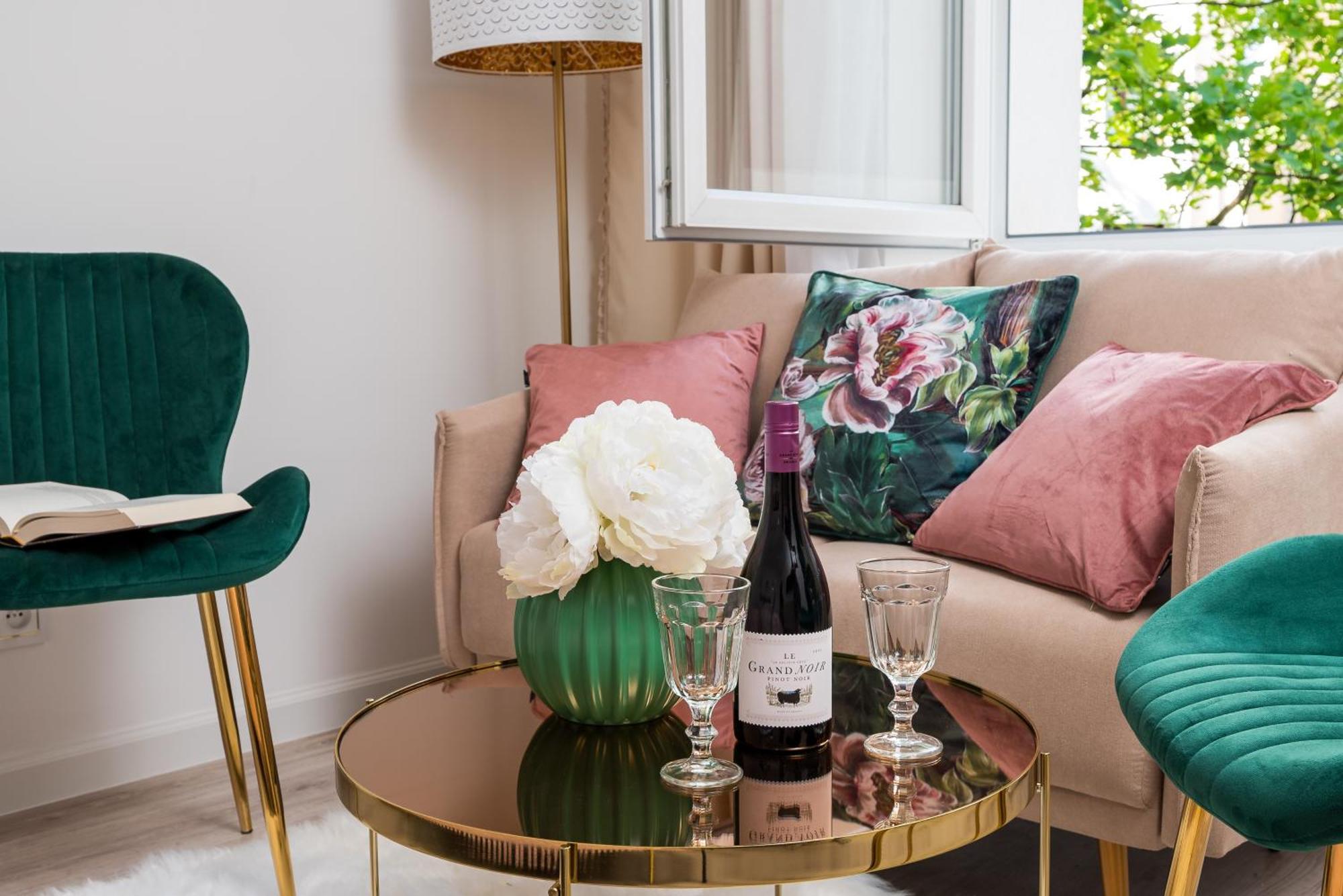 Lovely Downtown Studio At Most Lively Hoza Street, Discover Warsaw On Foot Eksteriør billede