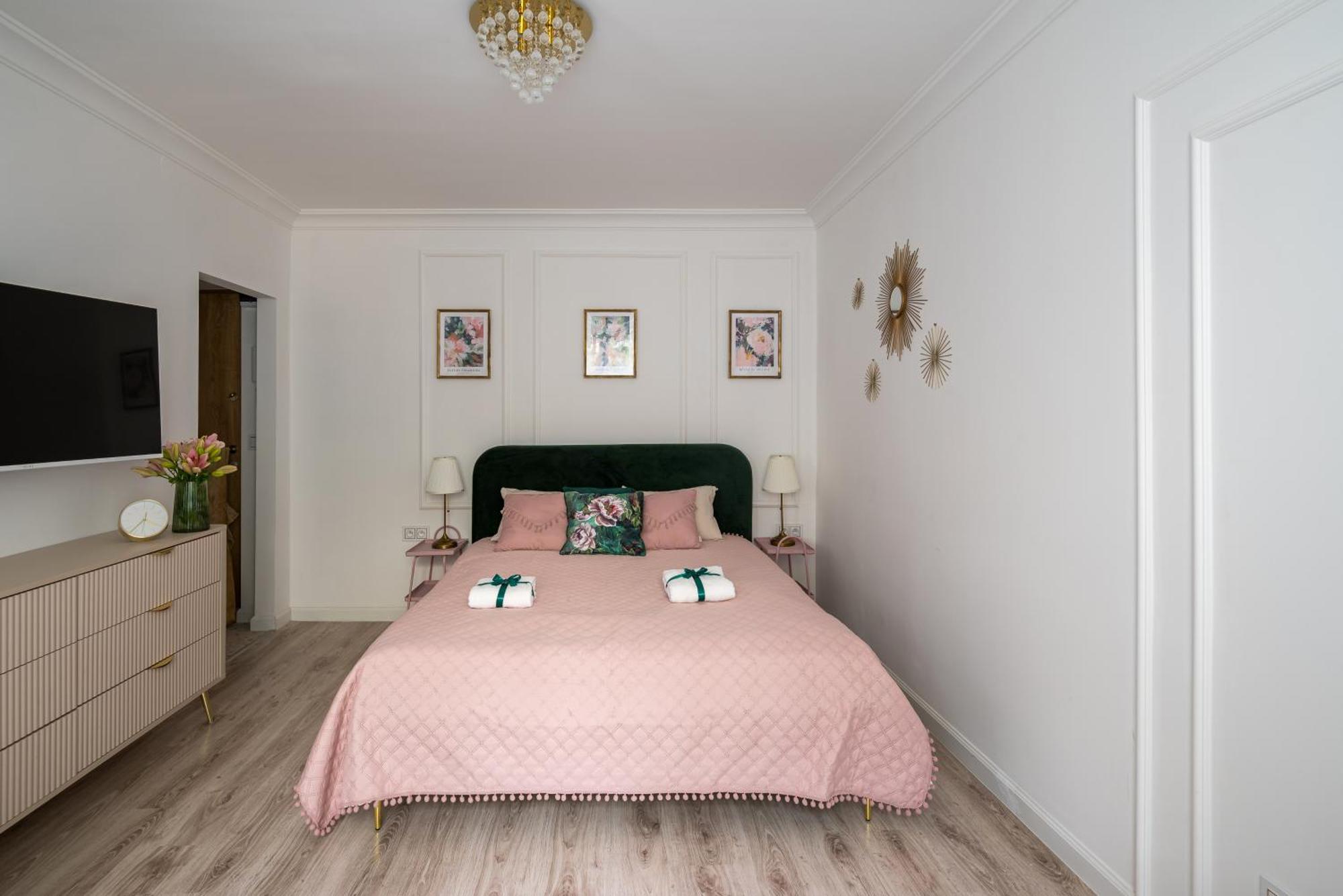Lovely Downtown Studio At Most Lively Hoza Street, Discover Warsaw On Foot Eksteriør billede